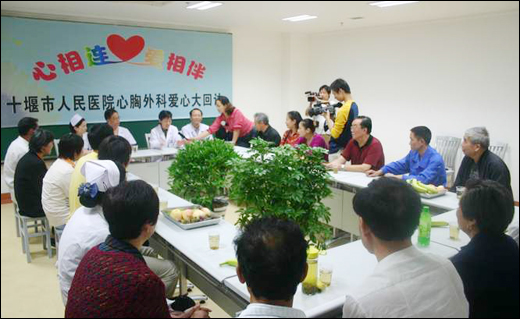 “人医现象系列报道之九：病友缘何这么多？