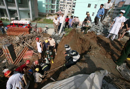 我院强大急诊急救能力再获印证：被埋民工获救