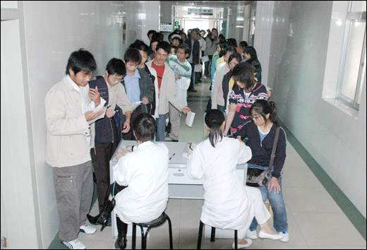 我院成全市各级学校健康普查首选