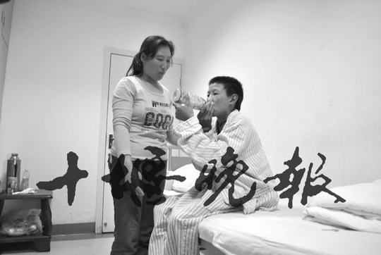 竹山一17岁小伙貌似七八岁孩子——胃肠外科今日为其手术