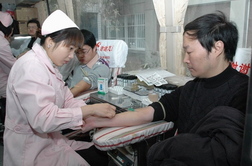 我院职工无偿献血42000毫升