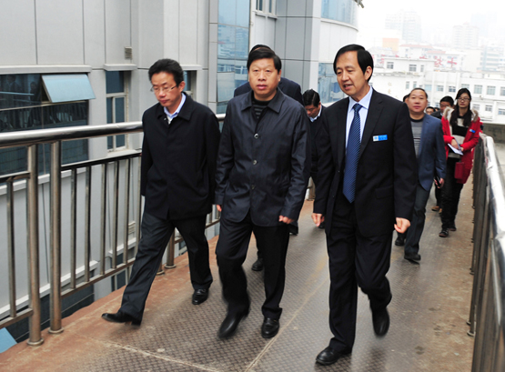 市长张维国视察市人民医院改扩建工程