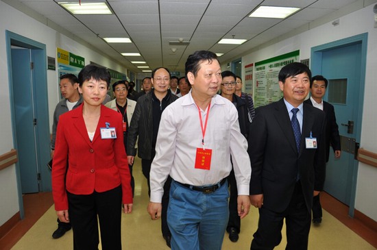 市人民医院创卫工作受国家卫生城市省级评估组好评