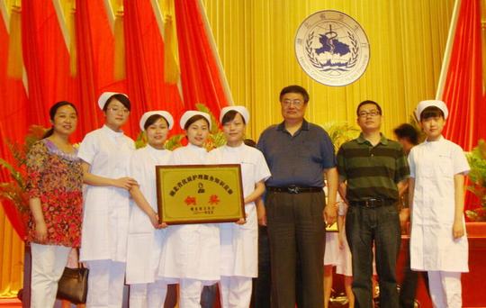市人民医院荣膺“湖北优质护理服务竞赛”大奖