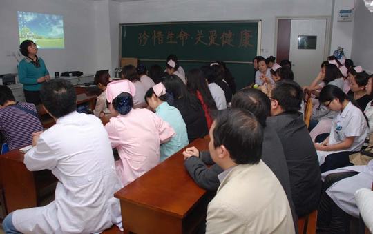 儿童医疗中心全力救助青年医师李智慧