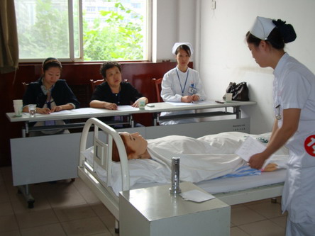 2009年合同制护士转正编“考核阶段工作”落下帷幕